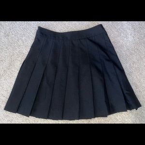 Aritzia Talula Black Pleated Skirt - size 0